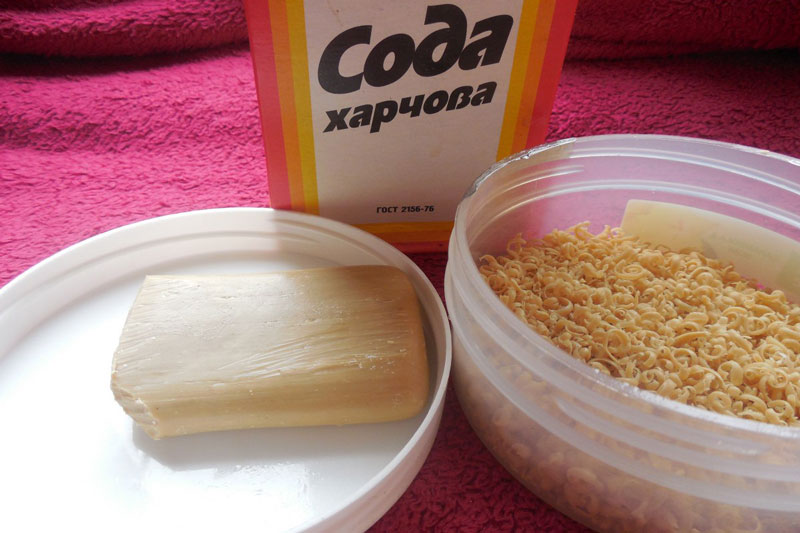 Чистка зеленки содой и мылом